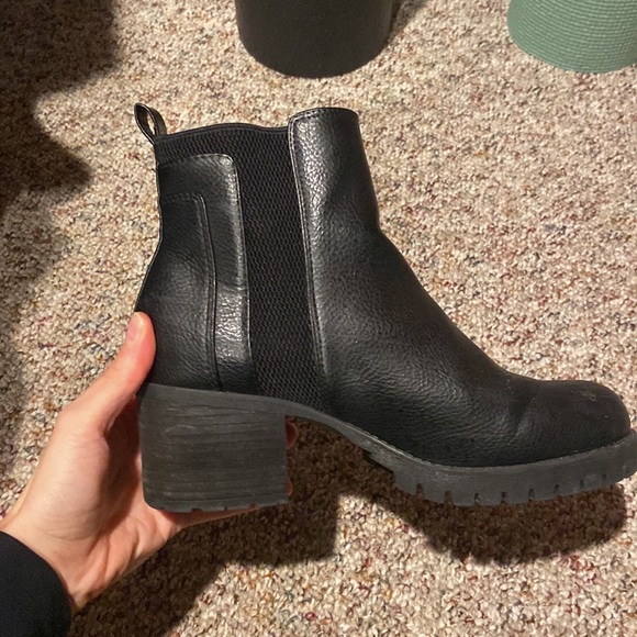 MIA Chelsea Boot - Picture 3 of 4